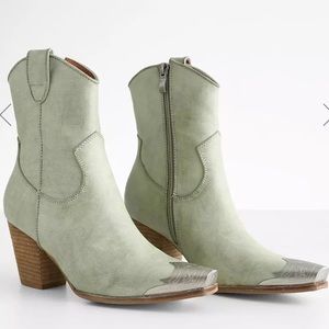 Dakota western ankle boot